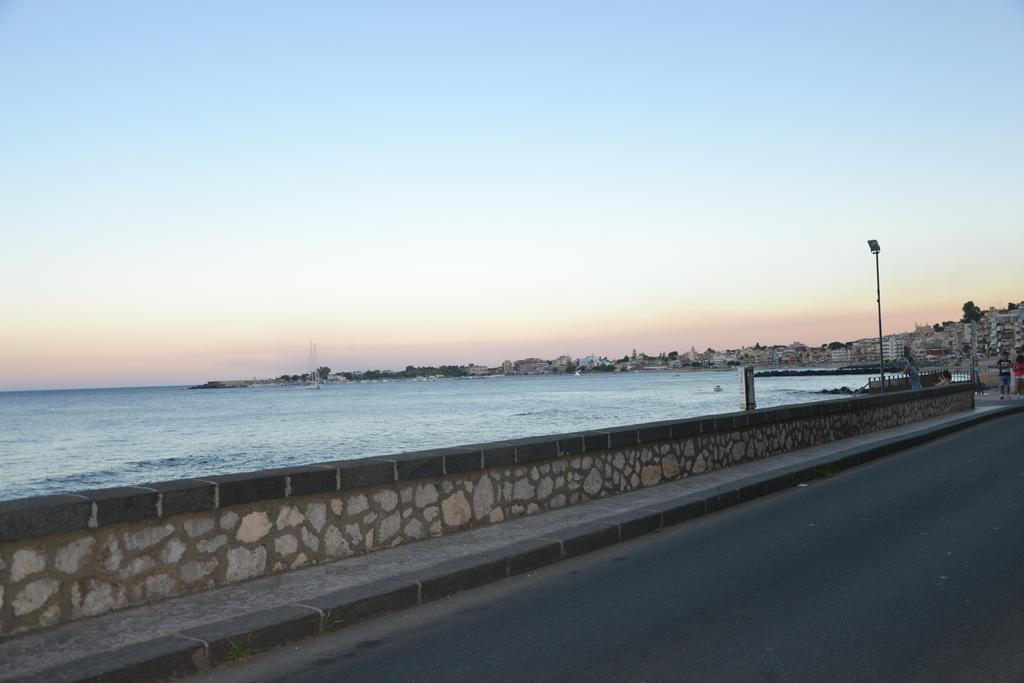 Casa Vacanza Sweet Home Giardini-Naxos Buitenkant foto