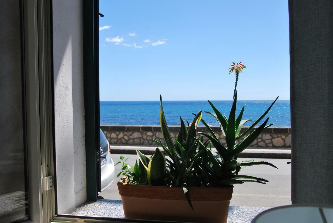 Casa Vacanza Sweet Home Giardini-Naxos Buitenkant foto